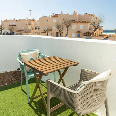 Cozy House - View & Balcony Apartment